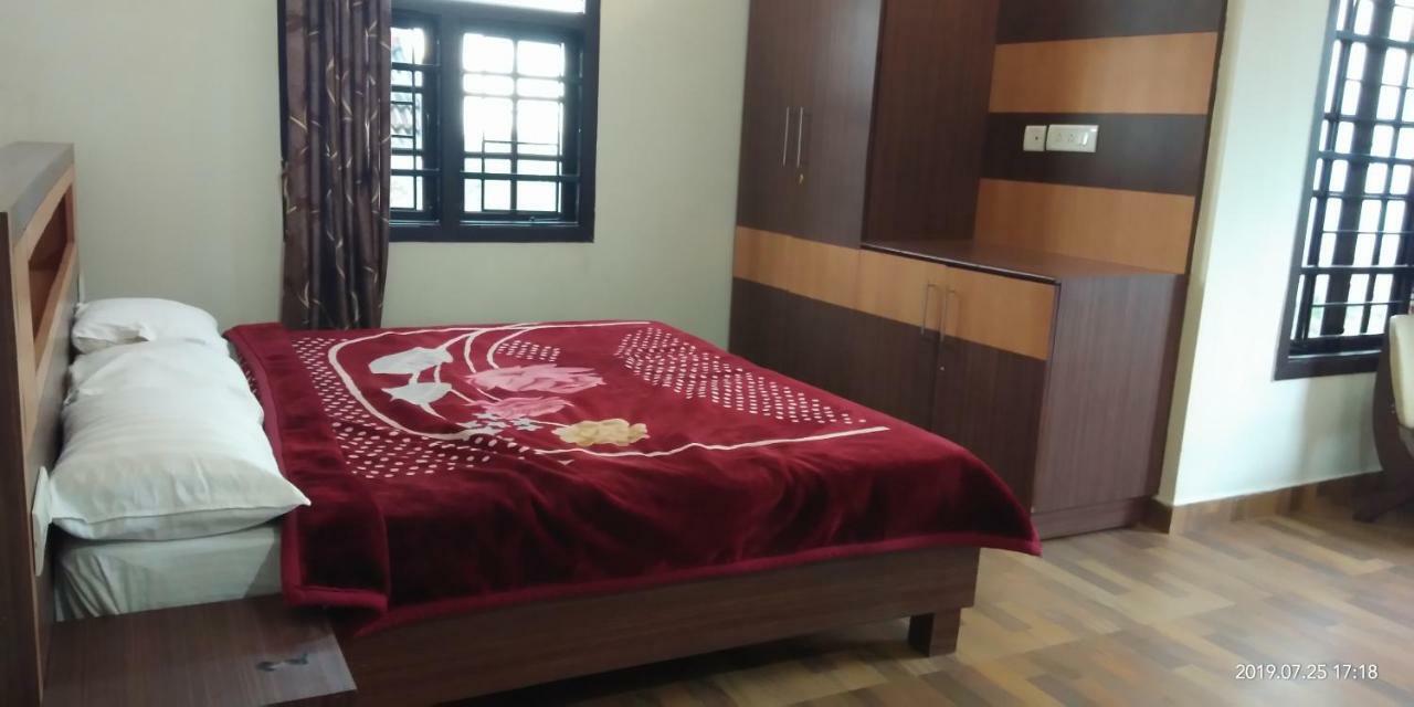 Adhithya Holidays كوديكانال المظهر الخارجي الصورة